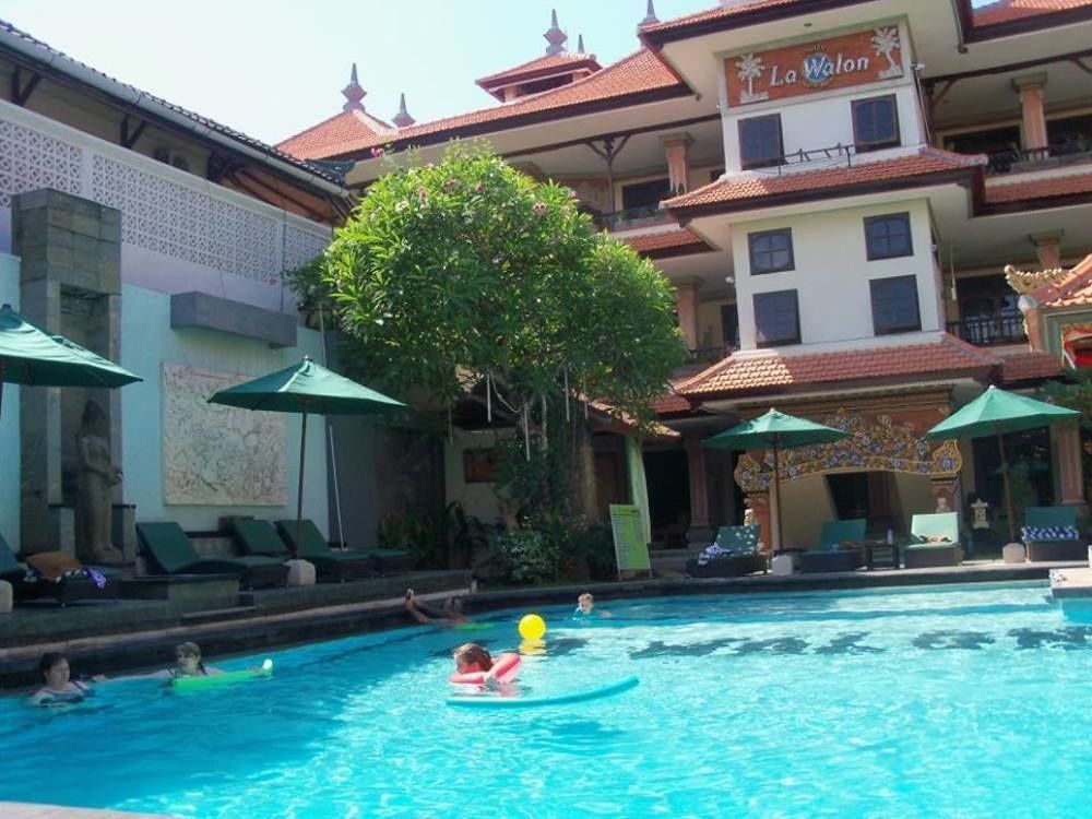 La Walon Hotel Kuta  Exterior photo