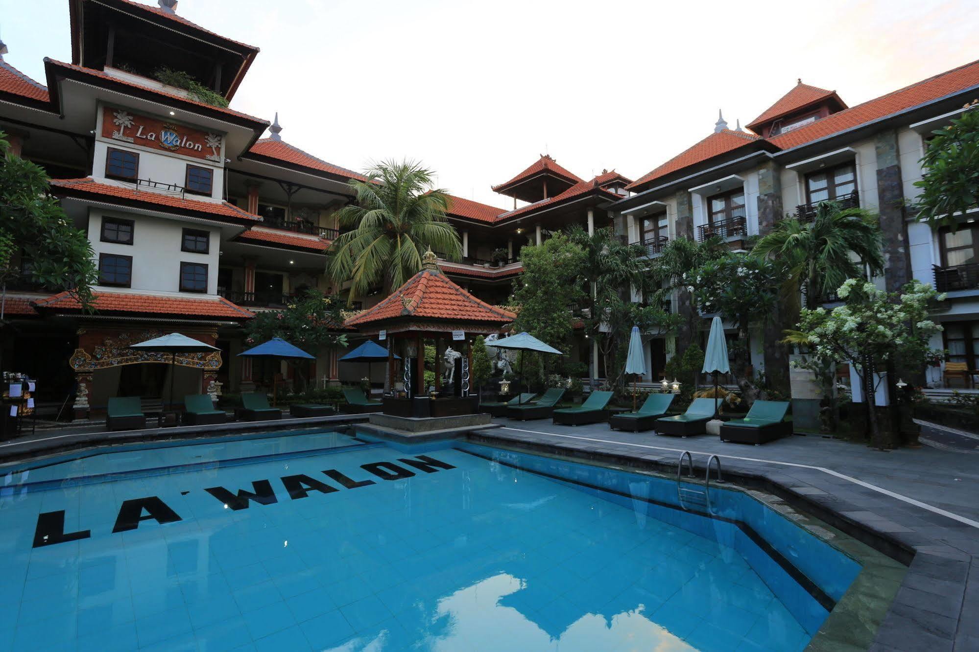 La Walon Hotel Kuta  Exterior photo