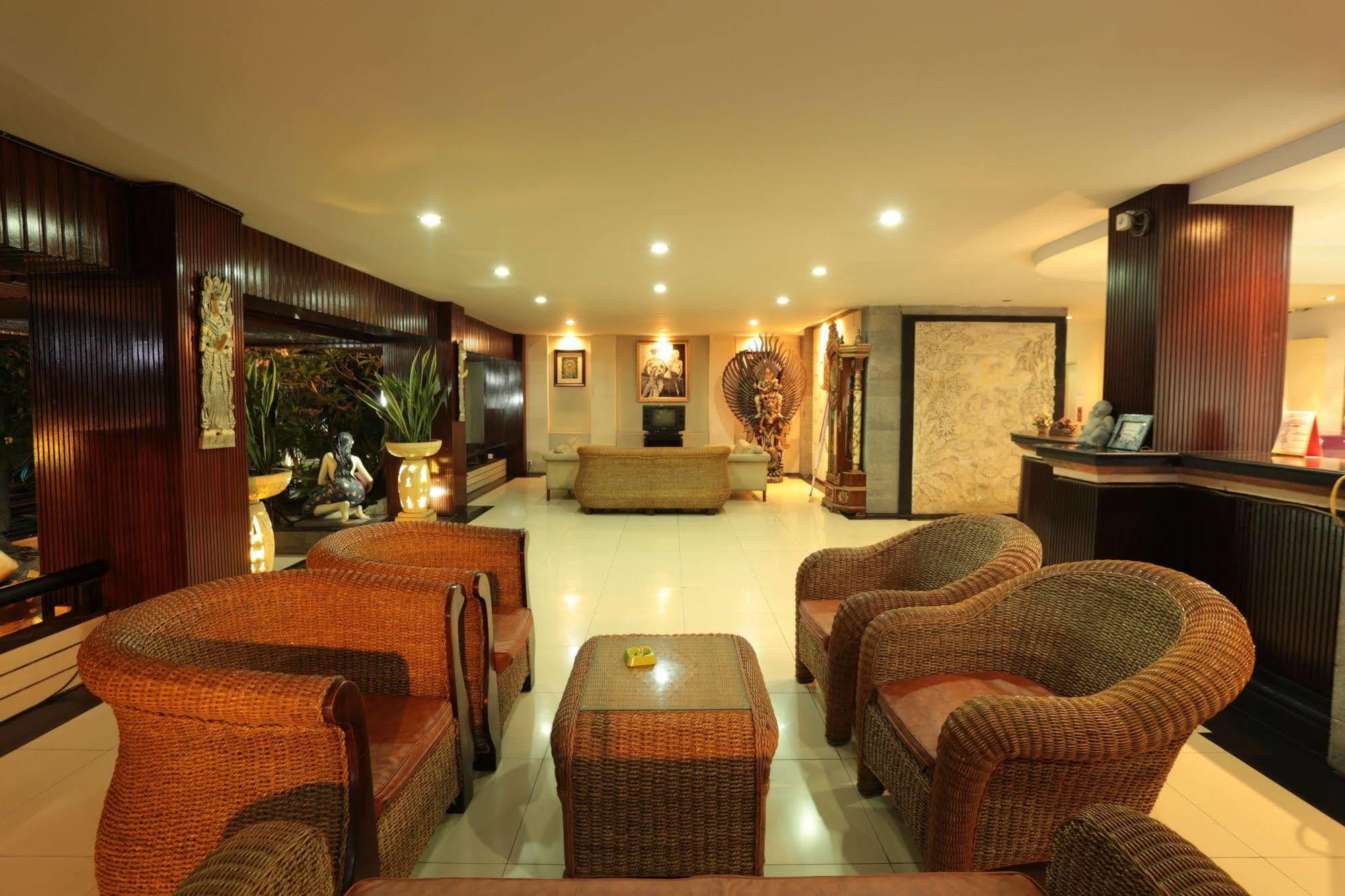 La Walon Hotel Kuta  Exterior photo